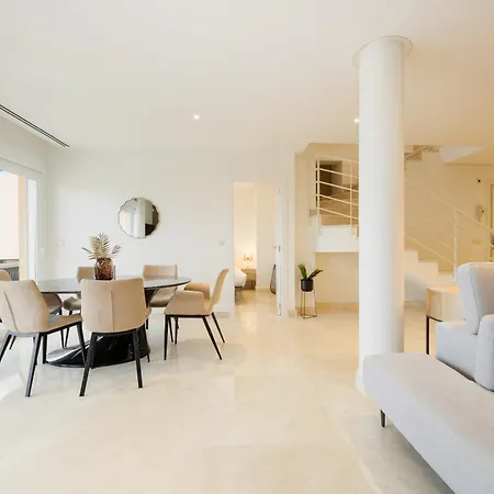 Apartment Penthouse With Sea Views In Nueva Andalucia *
