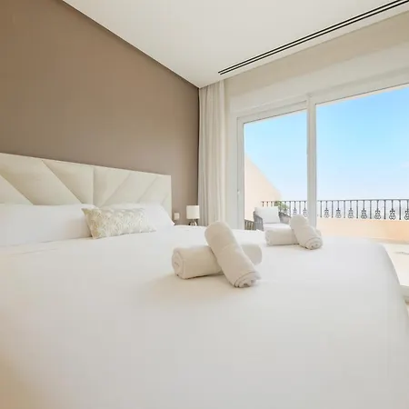 Apartment Penthouse With Sea Views In Nueva Andalucia Marbella