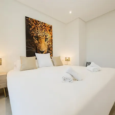 Apartment Penthouse With Sea Views In Nueva Andalucia Marbella