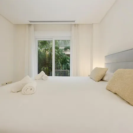 Penthouse With Sea Views In Nueva Andalucia Marbella